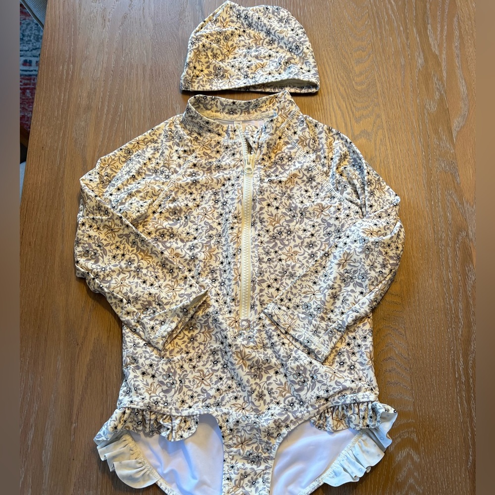 Riley + Cru Set Rashguard and Hat NWT